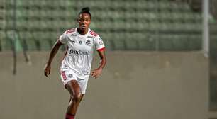 Corinthians tenta a contratação de Daiane, zagueira ex-Flamengo, PSG e Real Madrid