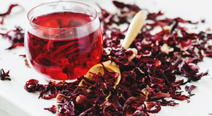 Descubra os benefícios de consumir chá de hibisco todos os dias