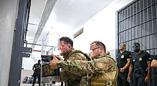 Servidores da Cadeia Pública de Porto Alegre recebem capacitação operacional ministrada pelo GAES