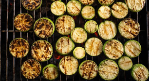 Se você costuma assar essas leguminosas na grelha, está fazendo errado: nutricionista alerta para o risco oculto