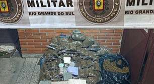 Corsa abandonado no Partenon tinha quase 30 kg de maconha e cocaína no interior