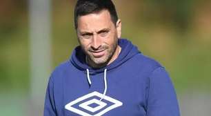 Textor inicia entrevista com candidatos a treinador do Botafogo