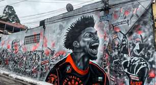 Hugo Souza ganha grafite em mural de São Paulo após atuações decisivas pelo Corinthians