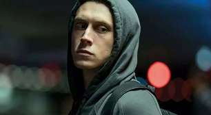 Passei por Aqui: Filme da Netflix acompanha grafiteiro envolvido em segredo de elite britânica