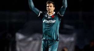 Goleiro do Vasco, Léo Jardim fala sobre preparação para possível disputa de pênaltis