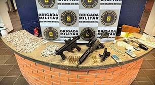 Adolescente é apreendido com drogas, submetralhadora, rifle e pistola em Porto Alegre