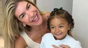 Lore Improta exibe ensaio de samba e flagra a filha, Liz, mostrando o molejo