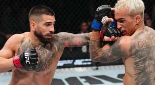 VÍDEO: Zebra da noite 'replica' nocaute de Ilia Topuria sobre Charles do Bronx em evento de boxe da Netflix