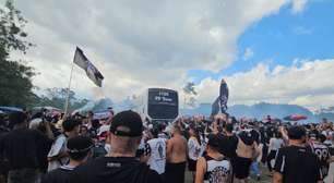 Fiel faz festa para o elenco do Corinthians antes de viagem para final da Copa do Brasil