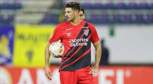 Athletico-PR bate o martelo e vende Di Yorio para clube do exterior: "Milhões na mesa"