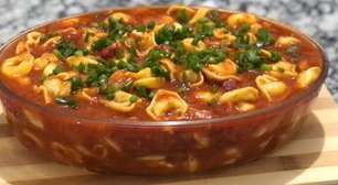 Capeletti com calabresa, cremoso que agrada toda a família usando 1 gomo de linguiça