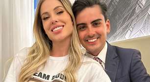 Dudu Camargo e Saory Cardoso trocam beijos ao vivo e afastam rumores de crise