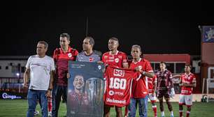 Vila Nova comemora notícia que muda patamar do clube com jogadores