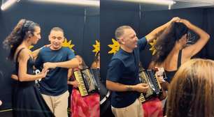 João Gomes e Marisa Monte dançam forró nos bastidores de show