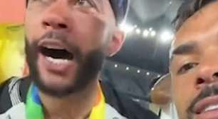 Memphis Depay provoca Cauan Barros após título do Corinthians no Maracanã; veja