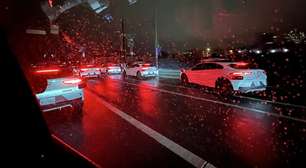 'Apagão' faz carros autônomos do Google travarem ruas e causarem trânsito nos EUA; veja vídeo