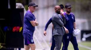 Dorival Júnior pede permanência de diretor executivo de futebol no Corinthians