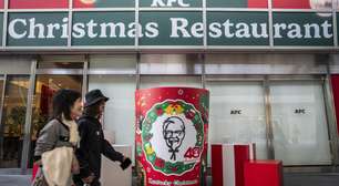 Fast food na ceia e árvore com teias de aranha: conheça tradições insólitas de Natal ao redor do mundo