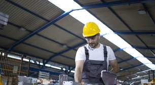 Manpower abre 42 vagas para operador(a) de produção em SP