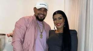 Naldo Benny convida influenciadora para relação íntima a três e é exposto