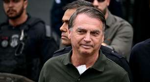 Defesa de Bolsonaro pede autorização para cirurgia no dia de Natal