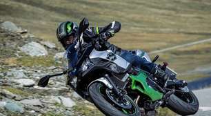 A Kawasaki teve a ideia genial do século quando uma motocicleta não estava vendendo bem: transformá-la em uma scooter e torná-la um enorme sucesso de vendas