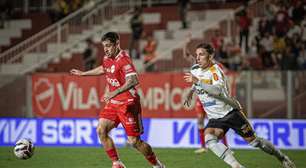 Jogador do Vila Nova abre processo gigantesco contra o Paysandu por dívida