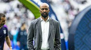 Jogadores do Corinthians pedem permanência de Fabinho Soldado em festa de título da Copa do Brasil