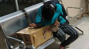 Como foto de mãe que recebeu corpo do bebê em caixa de papelão expõe crise de saúde no Equador