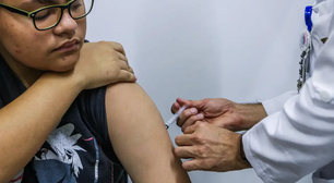Jovens de 15 a 19 anos podem se vacinar contra HPV até junho de 2026