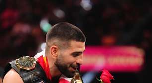 Topuria 'manda recado' a Islam Makhachev: "Quero finalizá-lo na frente do Khabib"