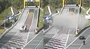 Caminhão tem pane nos freios e utiliza área de escape da BR-376, no PR