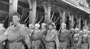 Argélia aprova lei que classifica colonização francesa como crime