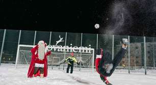Na sexta divisão e sem jogos, time do Papai Noel apela para o futebol virtual