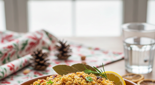 Como preparar farofa natalina fácil, saborosa e sem erro