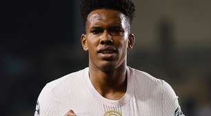 Estevão se recupera de lesão e vai reforçar Chelsea no sábado diante do Aston Villa pelo Inglês