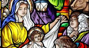 Em que dia Jesus nasceu segundo os evangelhos e como se convencionou a data de 25 de dezembro?