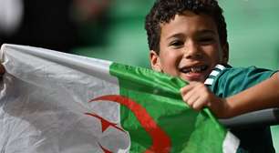 Argélia aprova lei que classifica a colonização francesa como um crime