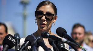 'Umas 50 brasileiras' estiveram na mansão de Epstein, diz vítima do bilionário à BBC