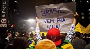 Mais de um terço dos brasileiros se identificam com a direita e 22%, com a esquerda, diz Datafolha