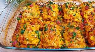 Peito de frango recheado no forno que fica delicioso para servir no jantar em família