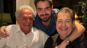 Faustão aparece sorrindo em foto com João Silva no Natal