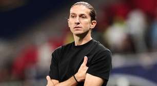 Filipe Luís pede salário do patamar de Abel Ferreira para renovar com o Flamengo