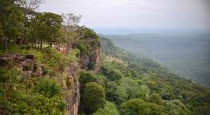 Camboja acusa Tailândia de intensificar ataques durante negociações sobre a fronteira