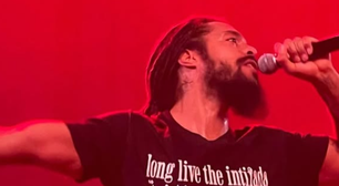 Bob Vylan reage após polícia arquivar investigação sobre show em Glastonbury