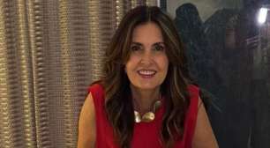 Fátima Bernardes surge em clique raro com os trigêmeos e o namorado