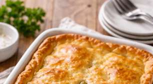 Como fazer empadão de frango cremoso na travessa com massa de 3 ingredientes