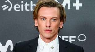 Jamie Campbell, Vecna de Stranger Things, experimenta ceia de natal brasileira