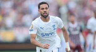 Renan Lodi chega em BH para assinar com o Atlético-MG