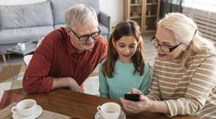 Quer estar mais perto dos seus netos? Tente mandar mais mensagens de texto; veja dicas